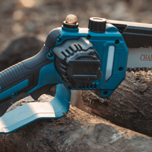 8 Expert Mini Chainsaw Maintenance Tips - SeeSii