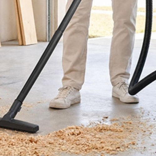 Seesii K-903 Cordless Wet Dry Vacuum is doing dry debris.